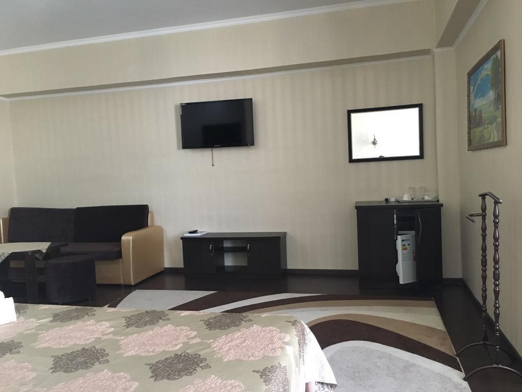 Home Hotel Astana Extérieur photo