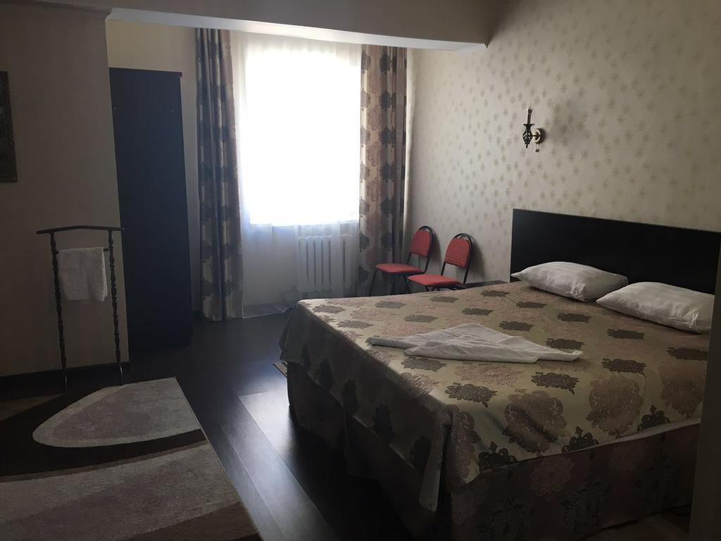 Home Hotel Astana Extérieur photo