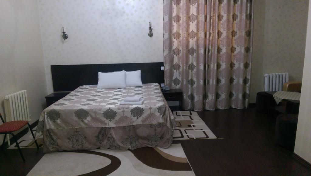 Home Hotel Astana Extérieur photo