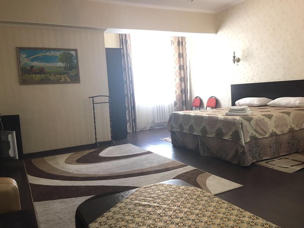 Home Hotel Astana Extérieur photo