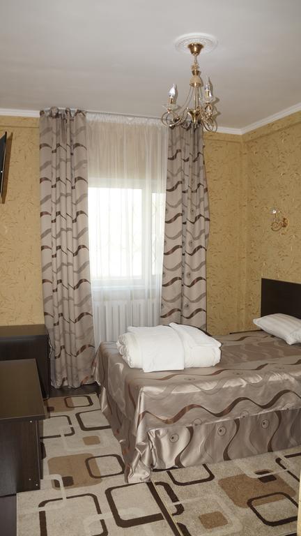 Home Hotel Astana Extérieur photo